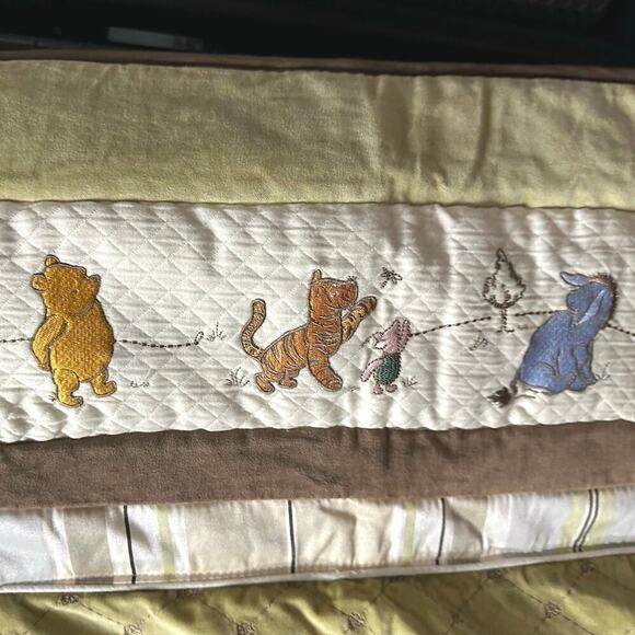 Vintage Disney Classic Pooh Velvet Embroidered Crib Comforter Blanket Baby - Picture 2 of 7